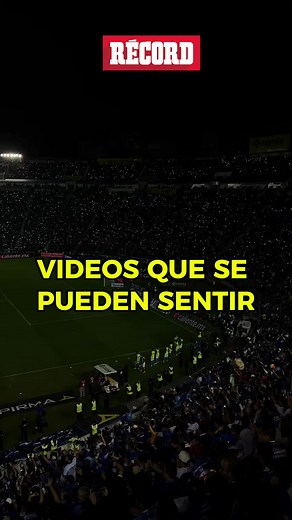 Emocionante ambiente en el Estadio Azul durante el encuentro Cruz Azul vs Tigres