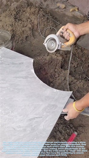 The Art of Stone Cladding: How Craftsmen Achieve Seamless Precision on Pillars