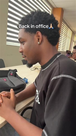 Jesse Parker Returns to Office in Full House Style