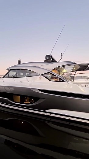 Riviera 4600 Sport Yacht: Luxurious Walkthrough Tour
