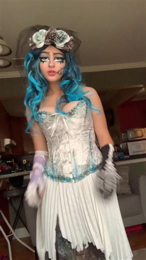 Happy Halloween!!💙 #corpsebride💙 #emilycosplay #emilycorspebride #timburton #halloween
