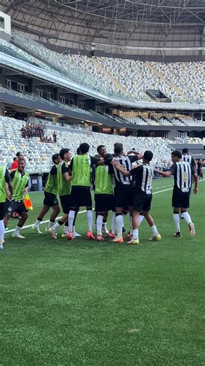 Galo na Base | ATLÉTICO 2X0 CORINTHIANS! 🐓 ⚽️ Pascini solta um bomba de perna esquerda e amplia o placar para o Galo! #CriasDoGalo #Sub17... | Instagram