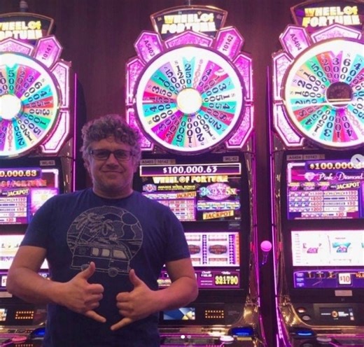 Toronto man wins $3.2M playing late girlfriend's favourite slot at Casino Woodbine