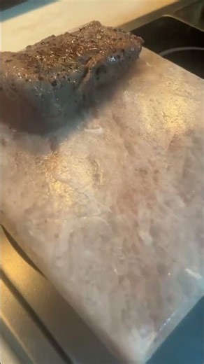 How to cook steak on Salt Block? #saltblock #himalayansaltslab #himalayan #salt