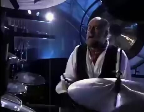 Christine McVie with Fleetwood Mac performing "Everywhere" live at Warner Bros Studios, 1997. She will be missed forever.