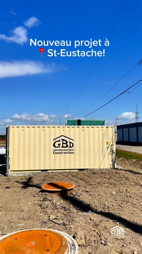 🚨 C’est parti à St-Eustache! 🚨 Nous avons entamé le creusage de notre nouveau projet de condos 🏗️ Espace Terra, une nouvelle ère de condominiums modernes prend vie, et nous avons hâte de vous dévoiler ce qui s’en vient… restez connectés pour suivre l’évolution! 🚨 It’s happening in St-Eustache! 🚨 We’ve started excavation for our brand-new condo project 🏗️ Espace Terra marks the beginning of a new era of modern condominiums, and we can’t wait to show you what’s coming… stay tuned for updates
