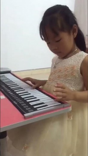 Đánh đàn piano bài happy birthday