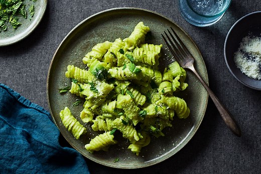 Pasta With Green Pea Sauce & Lots of Pecorino