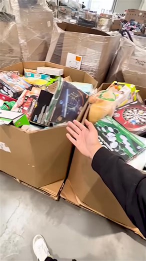 🎁 ¡Descubrí la emoción con VIP BOX! La caja misteriosa de tecnología más exclusiva de Argentina 🔥 💵 Pagás recién cuando te llega el producto a tu casa. 🚚 Entrega rápida en 24 a 48 horas hábiles en toda AMBA. Cada VIP BOX es una experiencia única con productos originales, de calidad y de mayor valor al que pagás. 💎 Más de 7.500 clientes felices ya viven la experiencia VIP. 👉 Pedí tu VIP BOX hoy, recibila en tu casa y pagá al tenerla en tus manos. | Vip Tienda