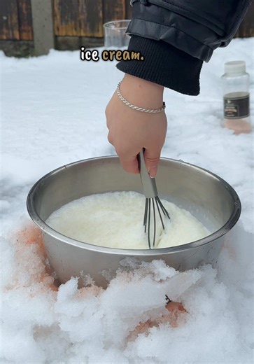 How to Make Delicious Snow Cream with Just Two Ingredients