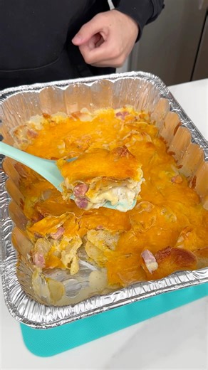 Easy Cheesy Side Dish! Joey makes a delicious cheesy potato side dish that him and his guests love, it’s so good | Family Style Cooking