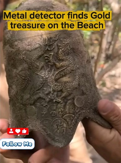 Finding Gold Treasure with a Metal Detector on the Beach