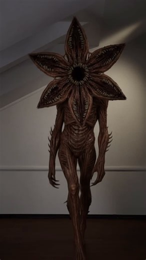 Alex model coach 👠 on Instagram: "Even #demogorgon came to my classes 😂 now it’s your turn🫵♥️ #catwalk #strangerthings #model #modelcoach"