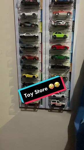 Mukha na ngang toy store 😅😂🔥 #fyp #foryou #jdmcarsoftiktok #hotwheels #diecast #diecastcollectors #diecastcollection #diecastcar #hotwheelscollections #hotwheelsphilippines #tiktok #carcollection #carsoftiktok #diecastmodels