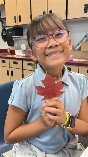 🍁 Our 3rd graders at Madison Camelview Elementary School had an exciting time combining science and art as part of our STEAM (Science, Technology, Engineering, Arts, and Math) learning experience! In September, they explored the science behind why leaves change color in the fall, learning about how sunlight, temperature, and chlorophyll all play a role in this beautiful seasonal transformation. To bring their learning to life, students got hands-on with a creative leaf rubbing activity, using r