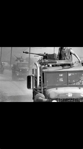 QL1 — Run fast, don’t stop, shoot often! 🚨 Along this road in Vietnam, American convoys pushed forward under constant danger, every soldier knowing one wrong move could be the last. 🇺🇸 #VietnamWar #ConvoyLife #BrothersInArms #NeverForget #USArmyHistory #HeroesOfVietnam | Lily's