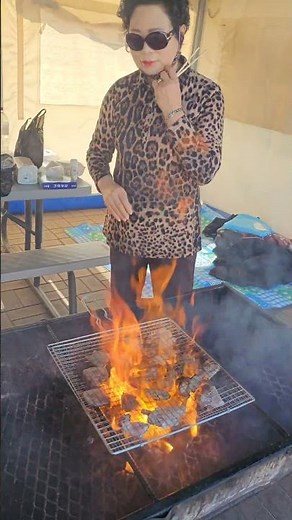 Camping with my aunt's family and pork belly barbecue 😋🍖🍖🍖