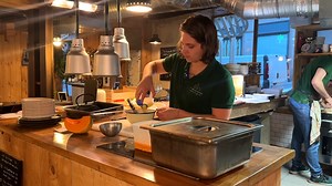 🍴À 21 ans, Matéo casse les codes de la gastronomie avec son restaurant semi-gastronomique à Saint-Étienne, ouvert à seulement 19 ans ! 👨‍🍳 | TL7 - Loire