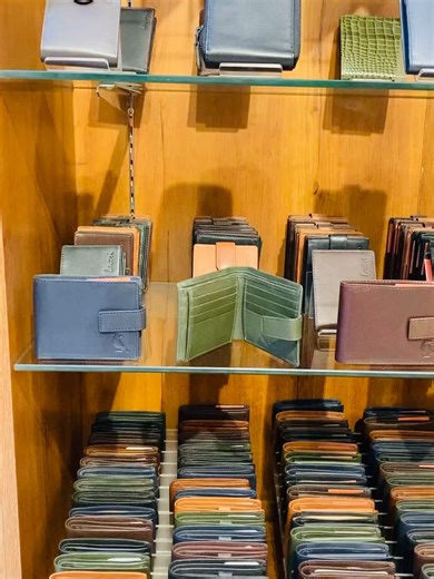 Genuine Leather Wallets from Laveri in Dubai