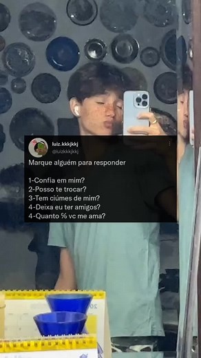 Creative Selfie Ideas with Mirrors and Polls