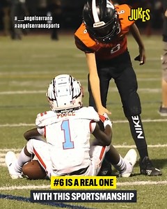 2.3M views · 645 reactions | Whether it's a backflipping QB sneak or a lineman blocking without his hands... you'll be glad you watched these highlights  | Jukes | Facebook