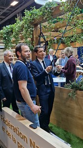 8.9K views · 27 reactions | David Lisnard, président de l’Association des Maires de France et des présidents d’intercommunalité (AMF), a testé le simulateur de pêche de notre stand. | Fédération Nationale de la Pêche en France FNPF | Facebook