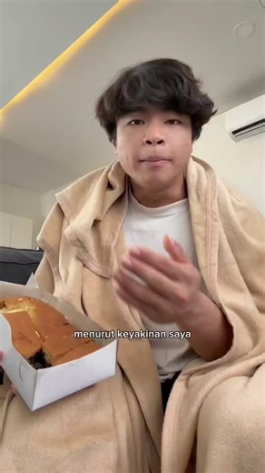 Nyamain gula ama rokok dan narkoba nyebelin bat dah, ya udah lo larang aja semua orang makan nasi gitu. Nyuruh hidup sehat tapi lo sendiri pakai roid