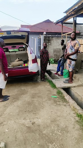 I have a serious issue to share with my followers. This video is not entertainment or a prank. One of My Godsfather recently sent me a Lexus 350 from the USA, which was involved in an accident, with the understanding that I would repair and repaint the vehicle's panel. We agreed on a payment plan, and I have already made half the payment. However, today he sent me a video claiming the car is experiencing mechanical issues, yet the footage shows him removing the tataclx from the car. My question