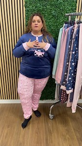 3K views · 53 reactions | Corazones Por aquí os recordamos los pijamas que tenemos disponibles, no te quedes sin el tuyo, irás muy calentita para dormir  Podéis hacer vuestro pedido whatssap 672096726 o por la página web www.zinniatallasgrandes.com #videooftheday #tallasgrandesespaña #TallasParaTodas #outfitinspiration #outfitoftheday #plussize #plussizefashion #plussizefashioninspiration #plussizefashionblogger | Zinnia Tallas Especiales | Facebook