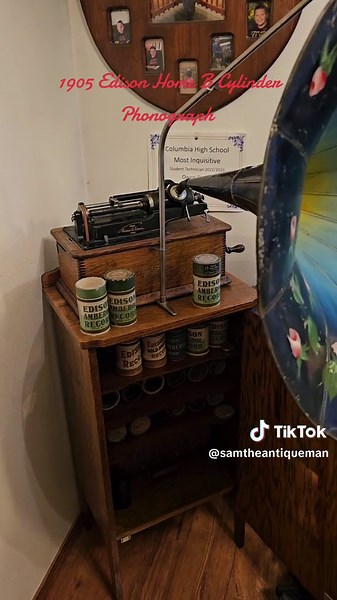 1905 Edison Home B cylinder phonograph #antique #edison #phonograph #cylinder #homeb #old #classic #handpainted #notwohornsthesame #horn #phonographhorn