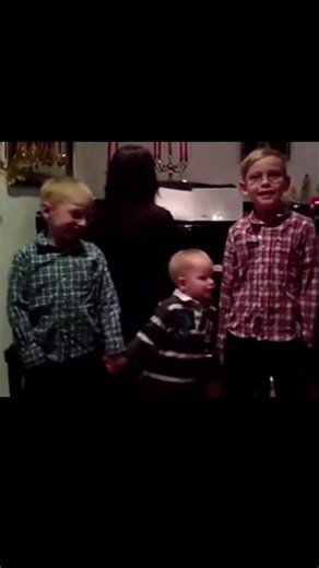 Little VÆB: A Heartfelt and Humorous Showcase