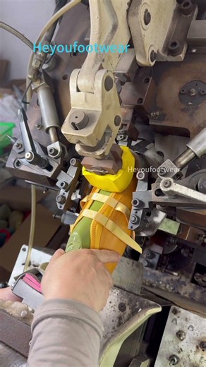 How Ballet Flats Are Made | Inside the Lasting Process of Shoe Production #shoemanufacturing #shoes