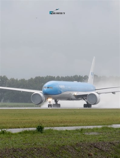 🗣POWERHOUSE Throwback ✈KLM Boeing 777-300ER takeoff at Amsterdam Schiphol airport #planespotting #euroaviationtv #fblifestyle #aviationdaily #KLM | Euro Aviation TV
