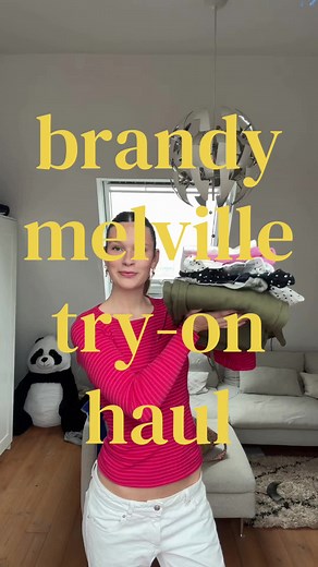 Brandy Melville Try-On Haul: Explore the Latest Fashion