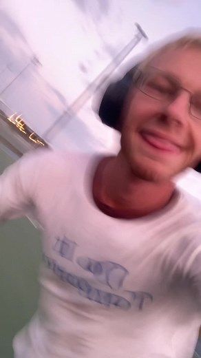 Janis Dropin Performing 'Too Good' by Drake in Spanish