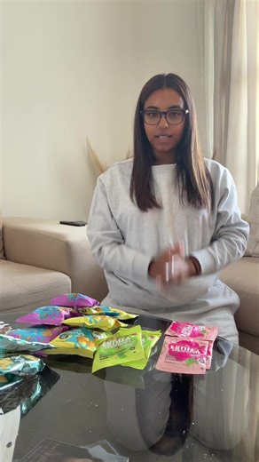 Creative Wedding Snack Boxes for Young Guests