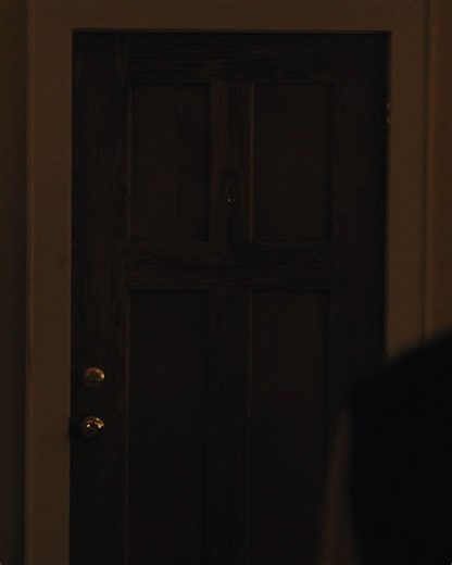 You’re home alone and this happens…wyd? #WeaponsMovie | Warner Bros. AU