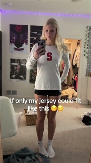 I wish my jersey could fit like this. #athlete #volleyball #sports #usavolleyball