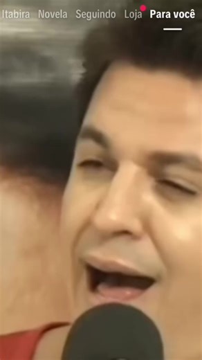 Eduardo Costa Sings 'Amigo' in Acoustic Performance
