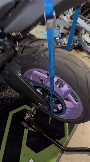 EASIEST way to Remove a Stunbornn Rear Axel!