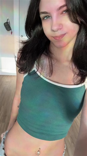 Jade (@jade.sprays)’s videos with Hinder Lips Of An Angel - Swizzy