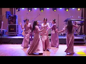 "When the Bride and Her Besties Drop a Surprise Dance – Must Watch!"