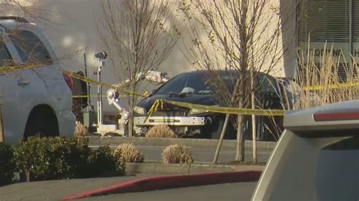 No explosives found in car that caused bomb squad response at Crossroads Mall