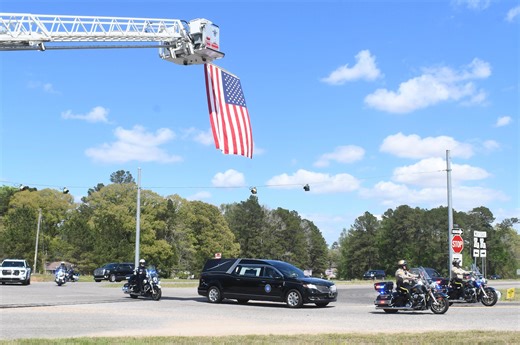 'I owe him': People share memories as William Earl Hilton is buried
