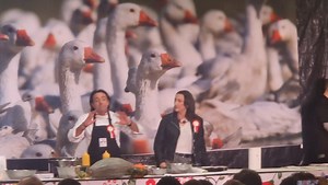 Mistrz kuchni Michel Moran na specjalnym pokazie z okazji Festiwalu Gęsiny w Przysieku pod Toruniem 👨‍🍳👨‍🍳 Znany kucharz miał kilka uniwersalnych rad dla uczestników 👇👇 | Super Express Toruń