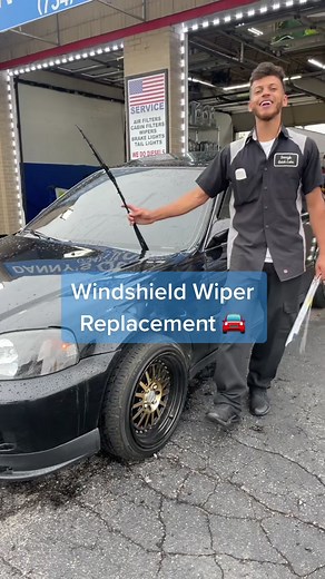 How-To replace your windshield wipers on your own💪🏽& save💵less than 30sec🤯 #fyp#cars#viral#yo#rain#clean#fypシ