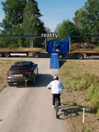 Mavrix vs Real-Life: Matt Jones Red Bull Bike Showdown