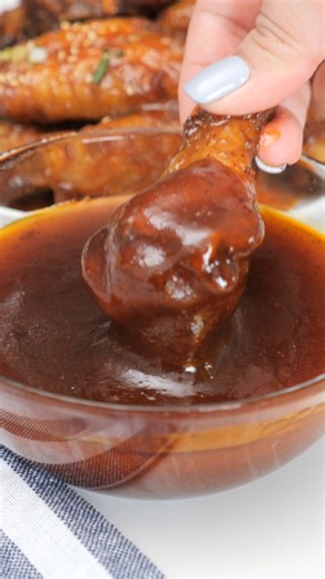 This Honey Hot Sauce is the perfect blend of sweet and spicy. It’s a quick and easy condiment recipe that pairs with many different foods! https://kitchendivas.com/honey-hot-sauce/ #delicious #hothoney #honey #sauce #condiments #reels #easyrecipes #fbreelsfypシ゚viral #fbreels #instagramreels #homemade | Kitchen Divas
