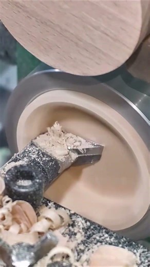 Wood Cutting in Amazing Shapes Using Sharp Tool