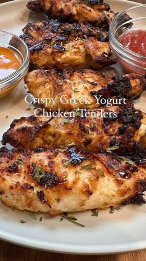 Lainie Kates | Healthy & Easy recipes on Instagram: "Crispy Greek Yogurt Chicken Tenders ✨ The days of dry chicken are over! These are my favorite juicy, crispy chicken tenders that are just too easy to make. Adding Greek yogurt to chicken tenders really is the trick to keep em juicy and flavorful, give it a try! Ingredients: 1 lb chicken tenderloins 1/2 cup Greek yogurt 1/8 tsp paprika 1/8 tsp chili powder 1/4 tsp garlic powder 1/4 tsp pepper 1/2 tsp salt 1/2 cup grated or shredded parmesan Ins